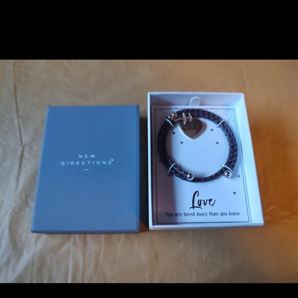 New Directions: Cross/Love Heart Bracelet: NEW IN BOX - Picture 2 of 7